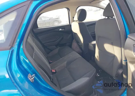 2013 Ford Focus Se z USA, uszkodzony, nr VIN 1FADP3F27DL350050